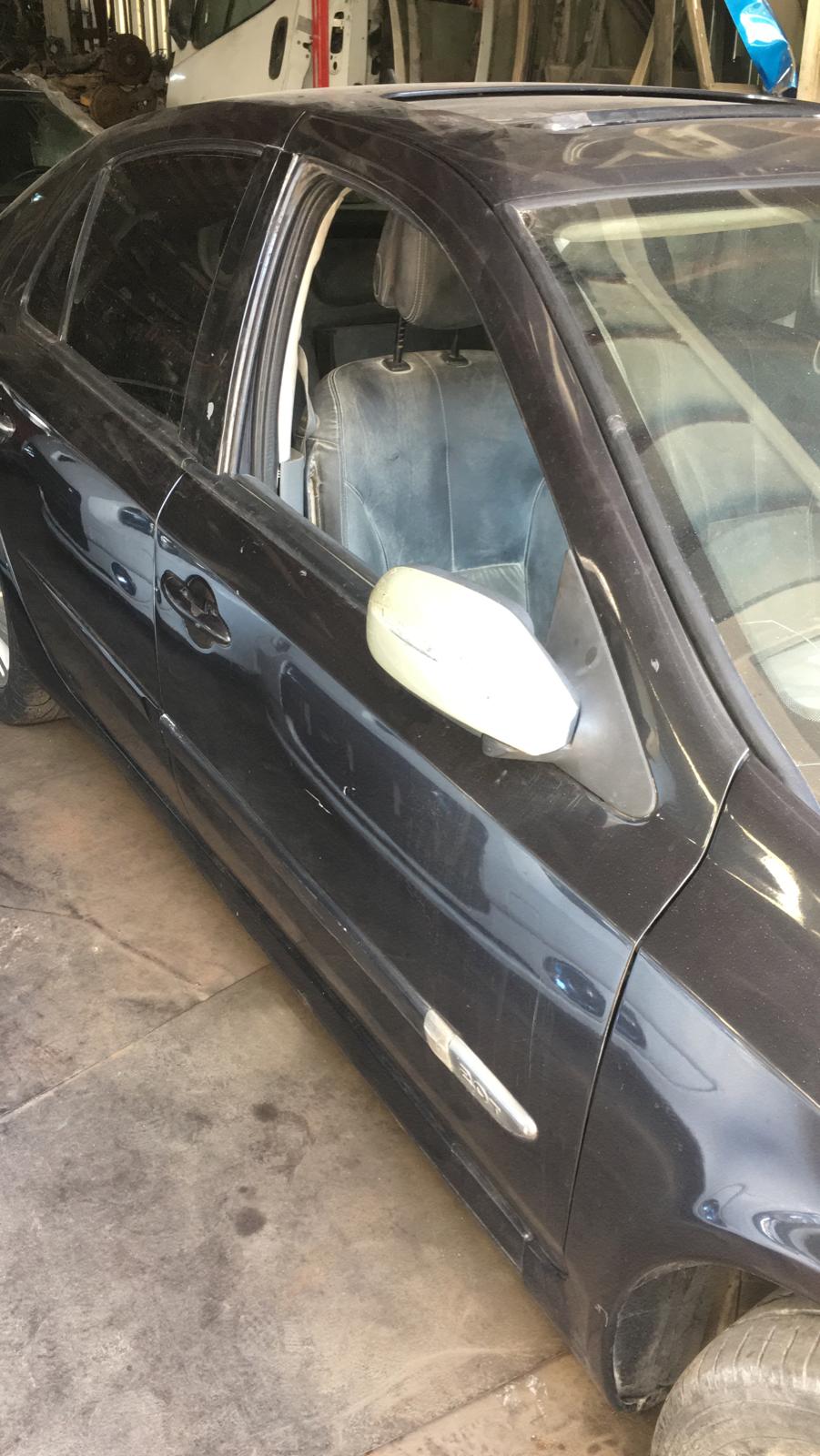 renault-laguna-2-cikma-orijinal-sag-on-kapi Renault Laguna 2 Çıkma Orijinal Sağ Ön Kapı