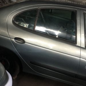 Renault Megane 1 Çıkma Orijinal Hatasız Sağ Arka Kapı