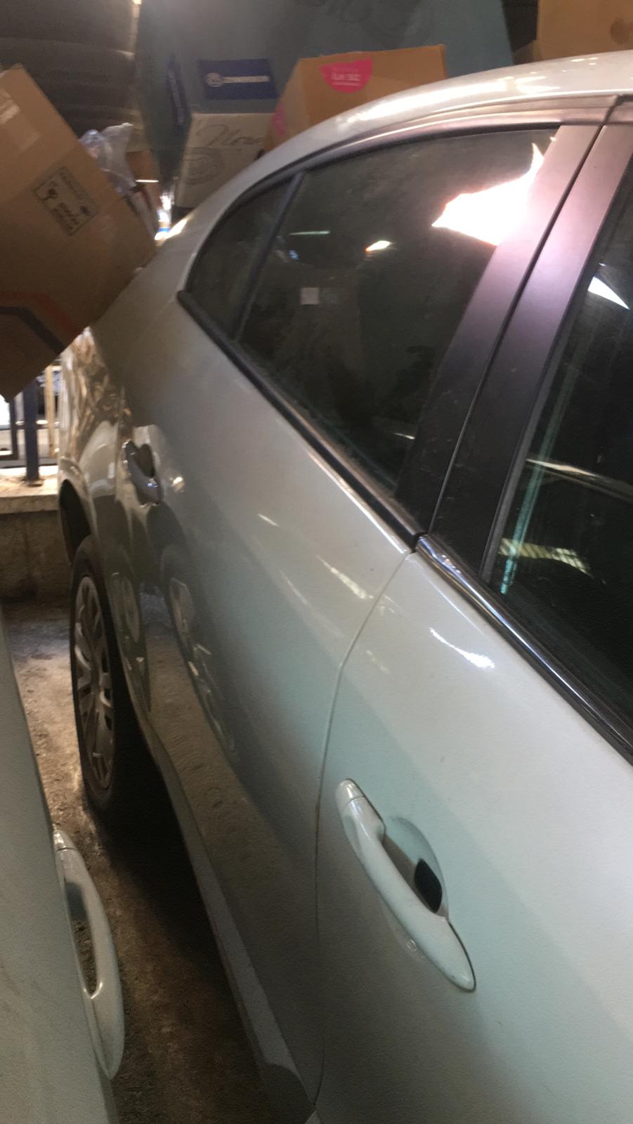renault-fluence-cikma-orijinal-beyaz-sag-arka-kapi Renault Fluence Çıkma Orijinal Beyaz Sağ Arka Kapı