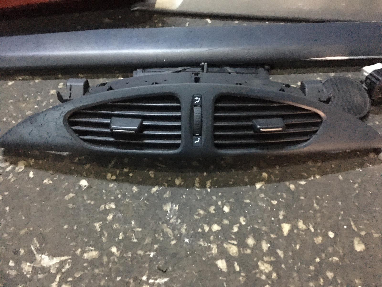 renault-megane-2-cikma-orijinal-orta-üfleme Renault Laguna 2 Çıkma Orijinal Orta Üfleme