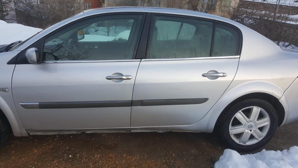 renault-megane-2-cikma-orijinal-sol-kapi Renault Megane 2 Çıkma Orijinal Sol Kapı