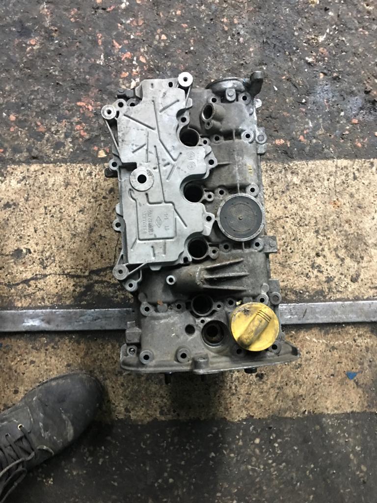 renault-laguna-2-2.0-16v-cikma-orijinal-komple-dolu-silindir-kapagi Renault Laguna 2 2.0 16V Çıkma Orijinal Komple Dolu Silindir Kapağı