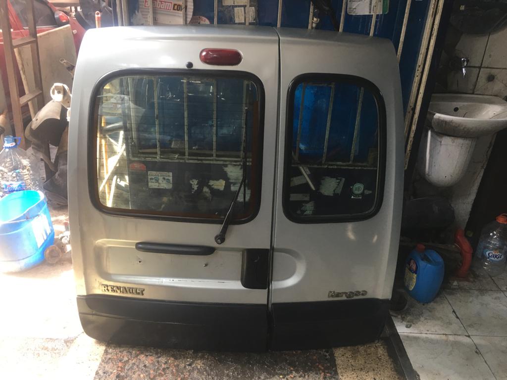renault-kangoo-cikma-orijinal-bagaj-kapagi Renault Kangoo Çıkma Orijinal Bagaj Kapağı