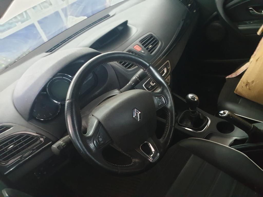 renault-fluence-cruze-kontrollu-direksiyon-simidi Renault Fluence Cruze Kontrollü Direksiyon Simidi