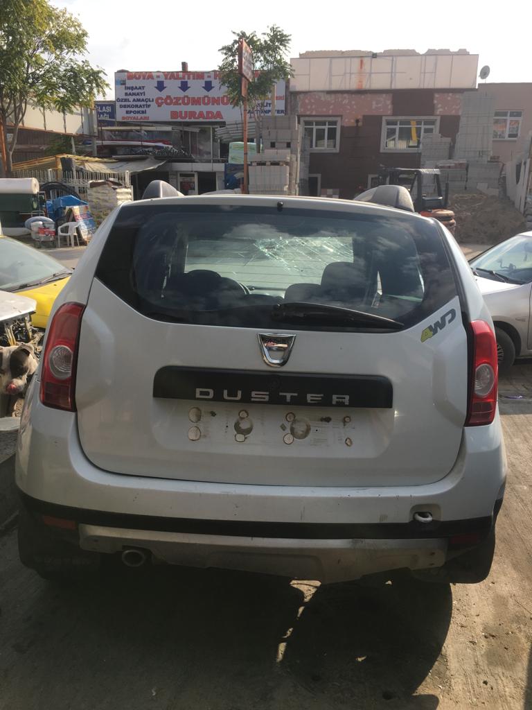 dacia-duster-cikma-orijinal-hatasiz-bagaj-kapagi Dacia Duster Çıkma Orijinal Hatasız Bagaj Kapağı
