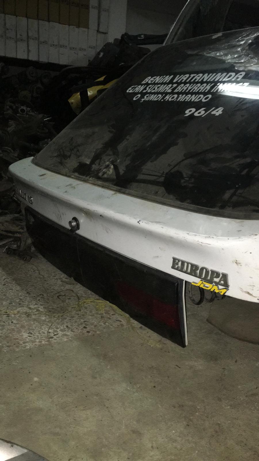 renault-19-hatchback-cikma-orijinal-hatasiz-bagaj-kapagi Renault 19 Hatchback Çıkma Orijinal Hatasız Bagaj Kapağı