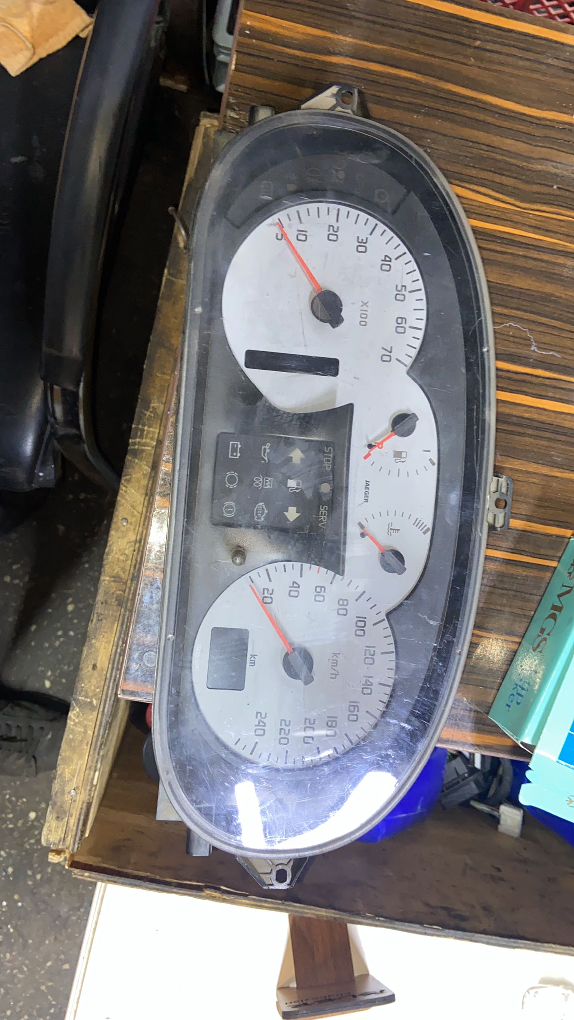 Renault megane 1 ÇIKMA orjinal kilometre saati Renault megane 1 ÇIKMA orjinal kilometre saati