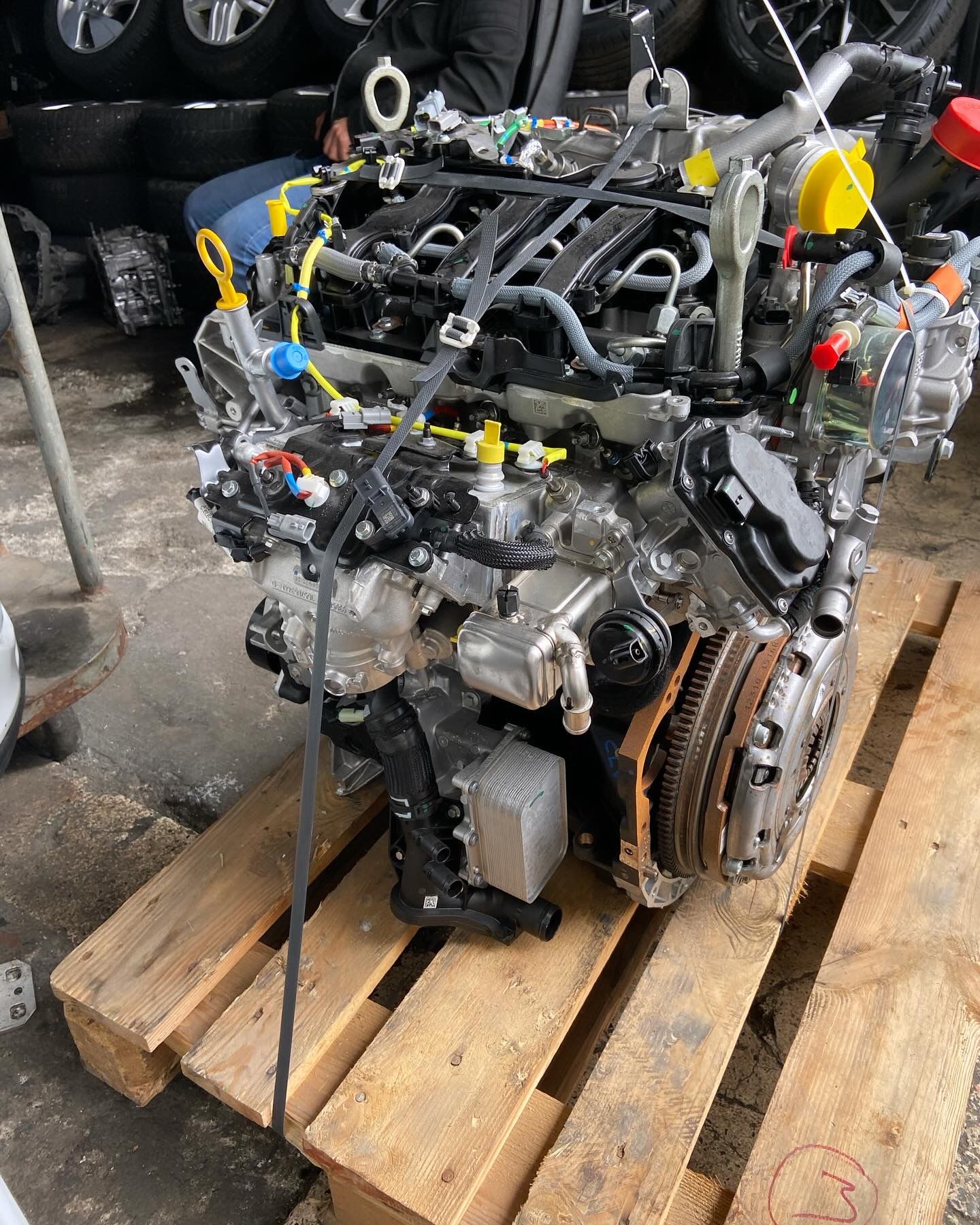 Renault trafic 2.0 dizel edblue M9R sıfır sandık komple motor Renault trafic 2.0 dizel edblue M9R sıfır sandık komple motor