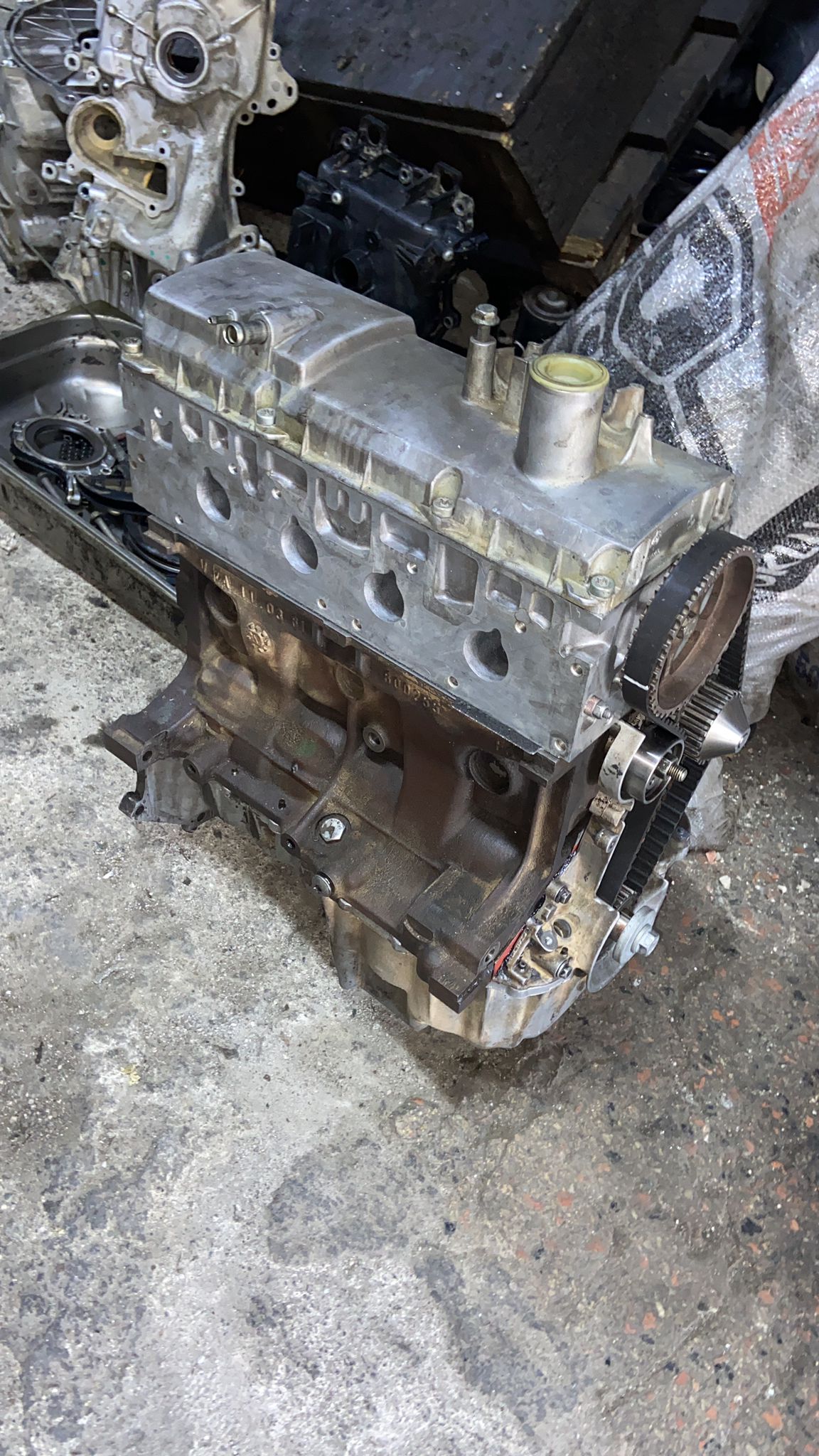 Renault kangoo 1.4 8v çıkma orjinal gövde motor Renault kangoo 1.4 8v çıkma orjinal gövde motor