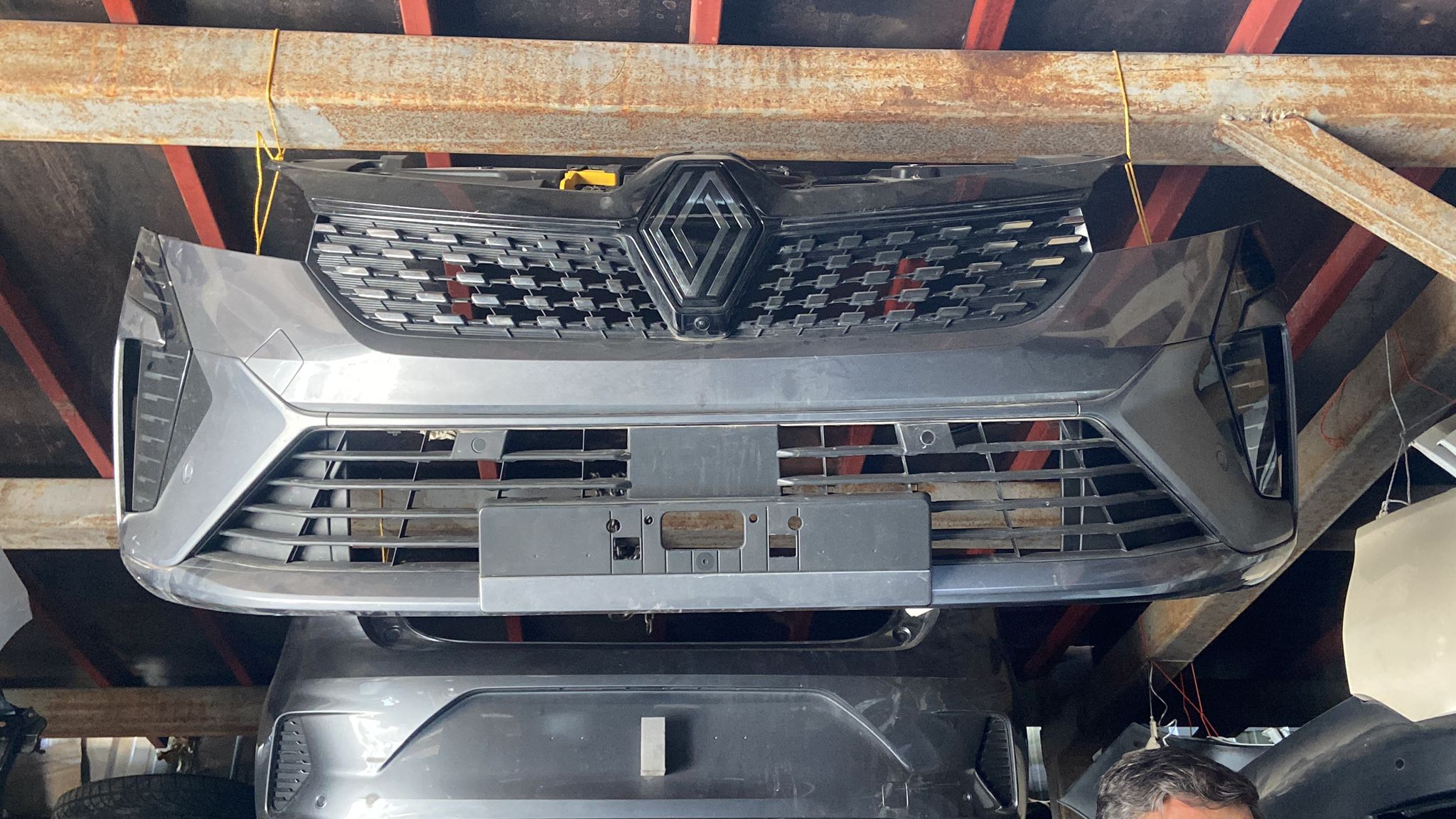 Renault clio 5.5 sıfır orjinal alpine komple dolu ön tampon Renault clio 5.5 sıfır orjinal alpine komple dolu ön tampon