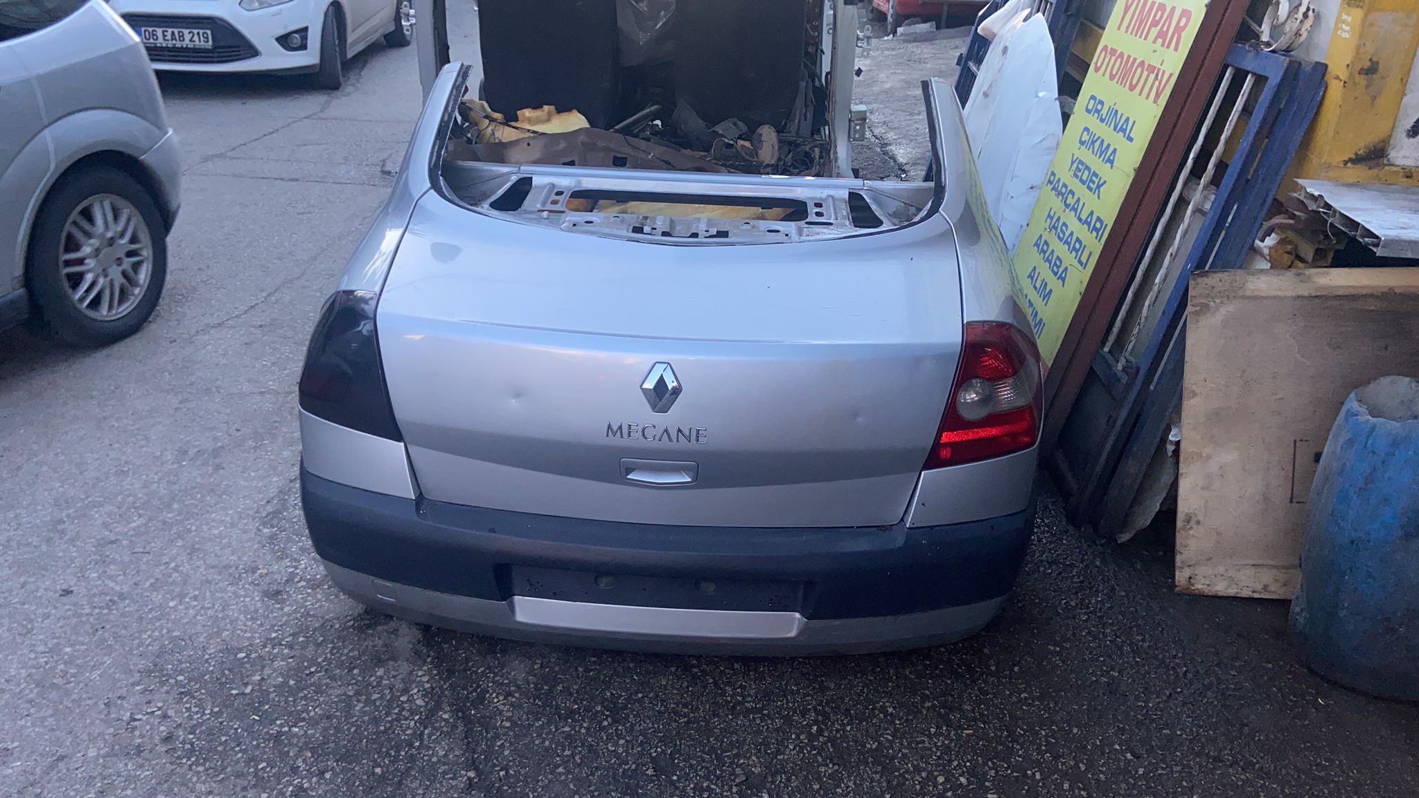 Renault megane 2 ÇIKMA komple dolu arka Renault megane 2 ÇIKMA komple dolu arka